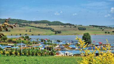 践行“两山”理念 绿色旅游出彩
