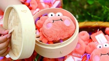 毛绒文创走红，可爱经济何以“圈粉”年轻人