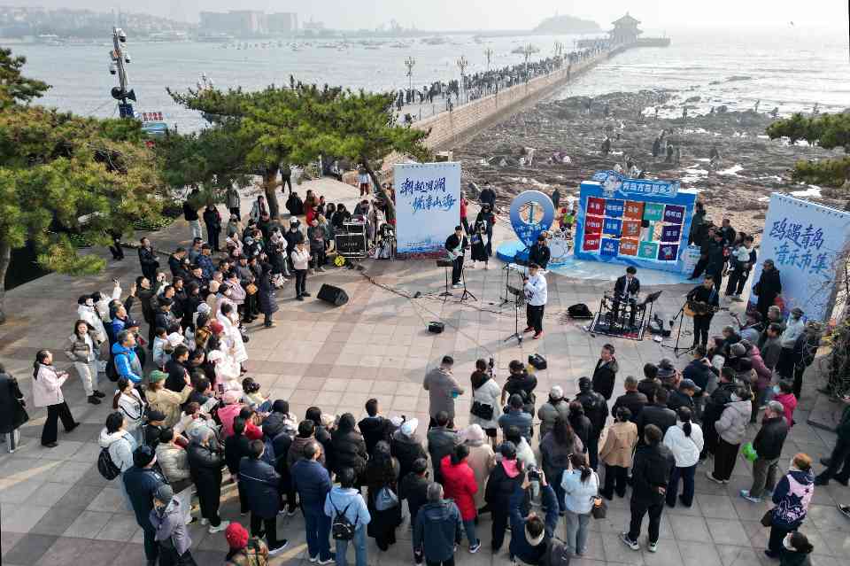 青岛开展艺术家小分队进景区快闪活动