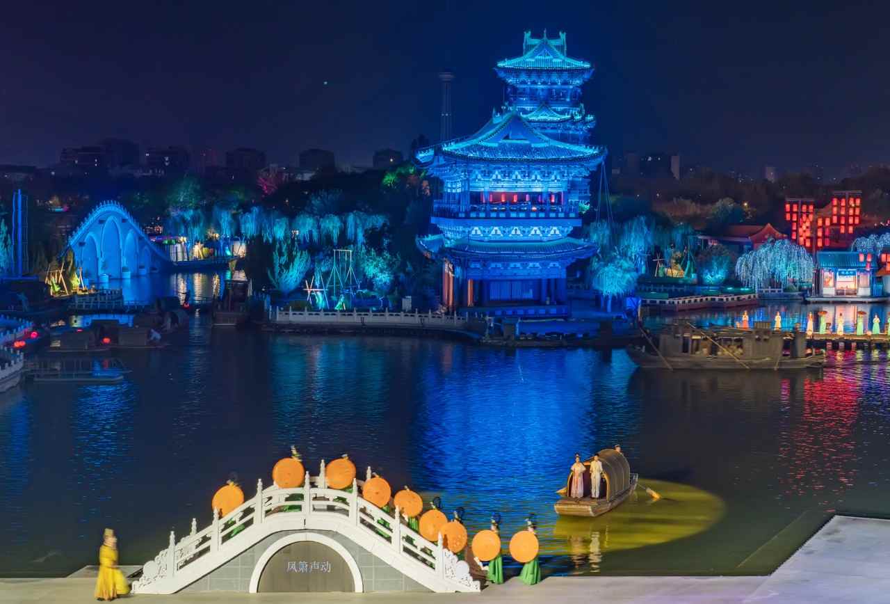 光影为媒 向世人推介中式美学