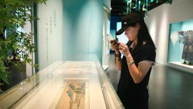 “青·韵——文物里的中国传统色彩美学”特展在成都启幕