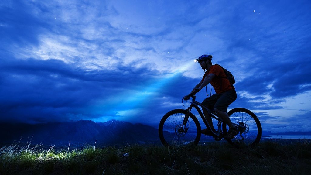 多所高校为“夜骑开封”降温 当地景区迎承载极限