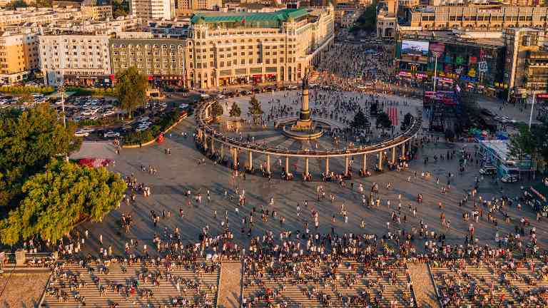 应用场景日益丰富 低空经济加速走进日常生活