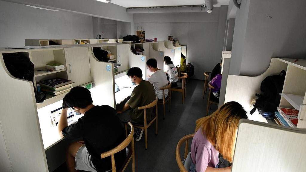 主题乐园“游园+自习” 年轻人开发新款自习室